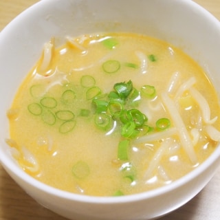 もやしの坦々麺風スープ